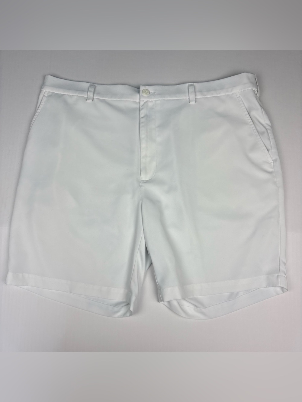 Roundtree & Yorke Performance Men Size 42 Shorts White Lightweight Golf Elastic
